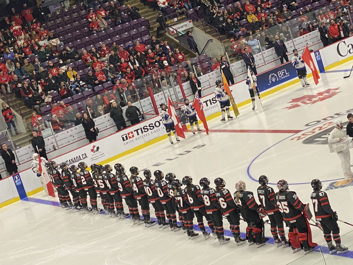 purelymphatic's tweet photo. @nursey16 great game tonight. I was so excited to see the best women in hockey! https://t.co/DFa3zmVu9y