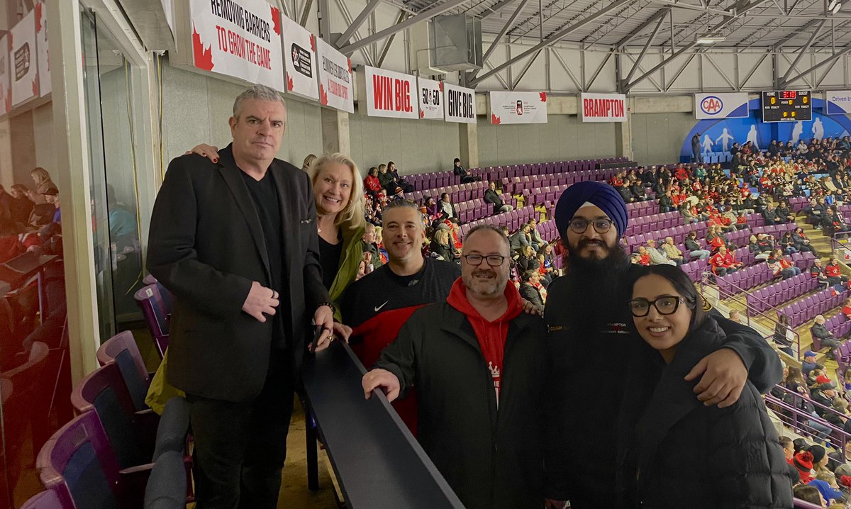 purelymphatic's tweet photo. @COBMPalleschi great time watching these talented women in Brampton tonight. #womenshockey #TeamCanada https://t.co/0drMgMZNhD