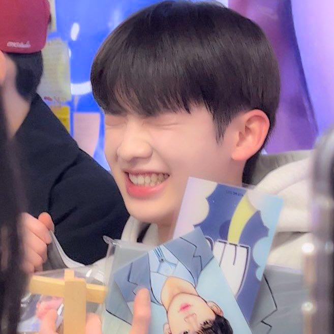 onlyforlove__'s tweet photo. 생일 축하해 다을아🎊🌕
처음으로 태어나서 고마워 널 만나서 좋은 추억을 만들었다고 생각해.내가 항상 네곁에 있을 테니 너는 아프지 않았으면 좋겠다!

- 1등 팬이 보내준 내 1등 이다을 생일 축하해요!💘

#달을_비추는_찬란한_빛_이다을
#달둥이들의_천사_다을아_생일축하해
#HAPPY_PEACHYDAEUL https://t.co/KKEte5jMLW
