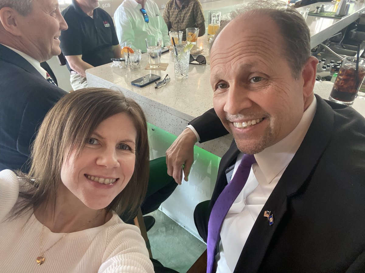 VaCrimDefense's tweet photo. Catching up with chamber members after the 2023 Prince William County Valor Awards! #princewilliamcounty #manassas #chamberofcommerce #valorawards #firstresponders https://t.co/Rp0rAUhWYK