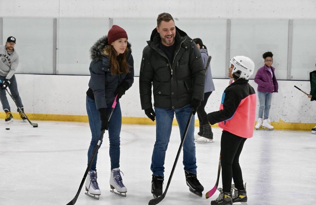 LMH224's tweet photo. A Family!!! Dad, Mom & daughter. ❤️❤️❤️
#DadAdam
#Burzek
#ChicagoPd https://t.co/BKr0z9UpBB