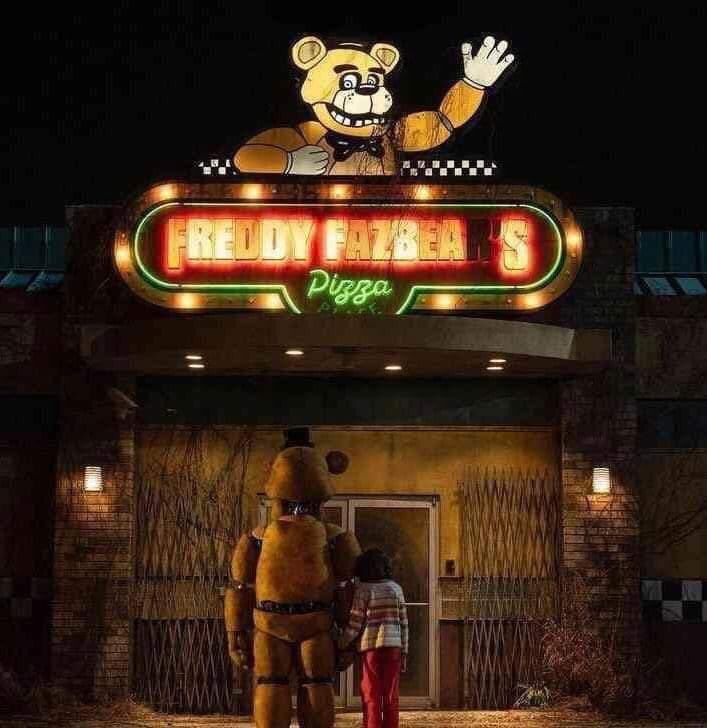 YourEntertain12's tweet photo. Primera imagen oficial de la película de #FiveNightsAtFreddys, la película se estrena el 27 de octubre de Este Año https://t.co/zIvQ1ITdeR