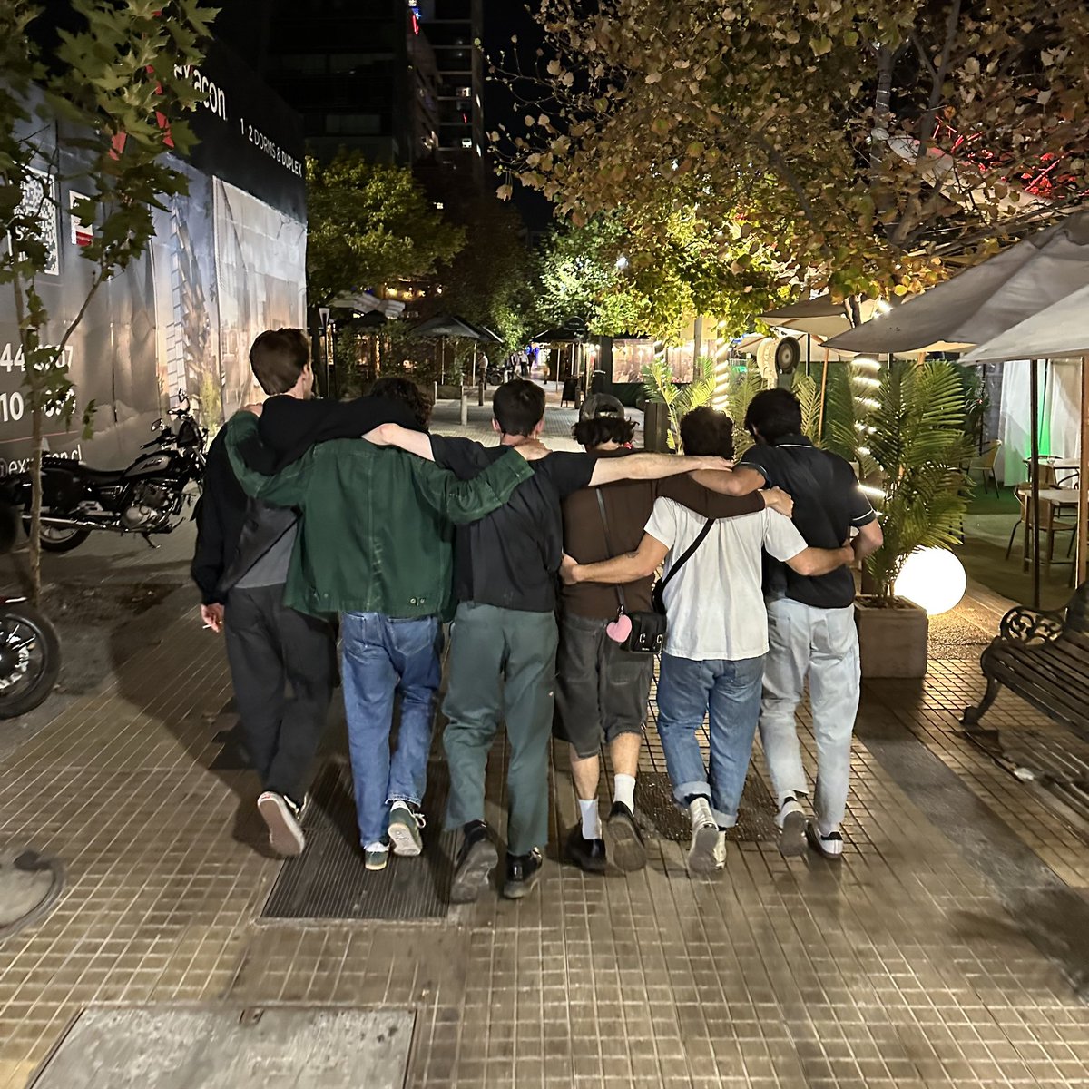 wallowsmusic's tweet image. the Tell Me That It’s Over Tour is officially complete. thank you for one of the best years of our lives 💛