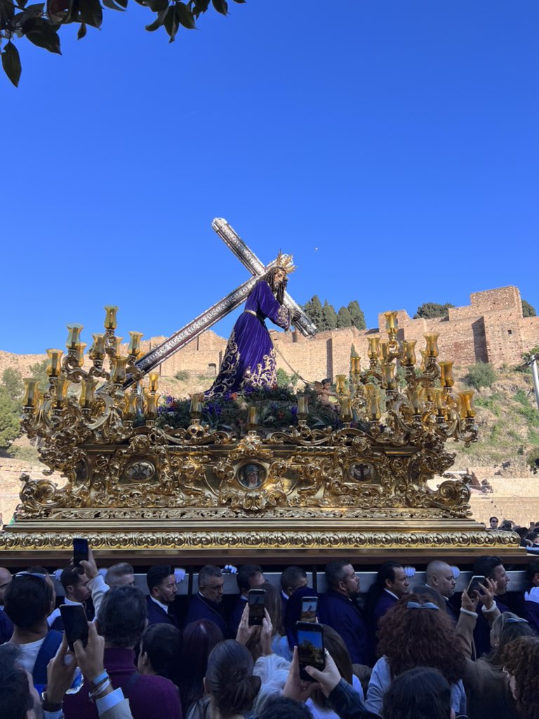 PilotJames175's tweet photo. Cristo de la Alcazaba 
#SemanaSantaMálaga2023 https://t.co/bBbbDixBx7
