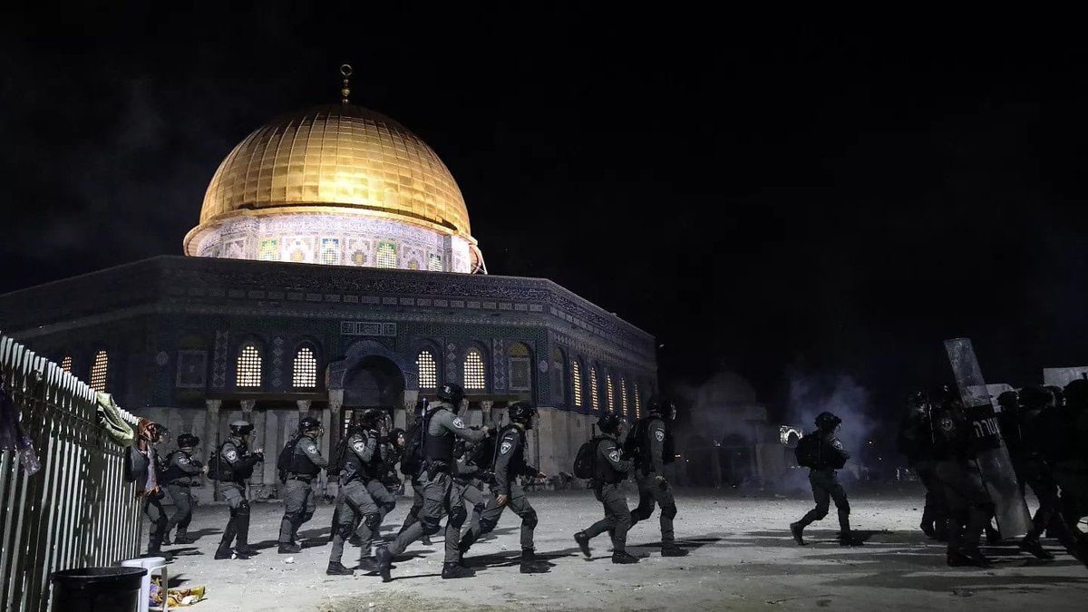 RToplu06's tweet photo. Allah’ın laneti zalimlerin üzerine olsun!
Zalimler icin yasasin cehennem
Kahrolsun Israil
#FilistindeZulumVar
#MescidiAksadakatliamvar
#KudusBiziBekliyor https://t.co/6Oibd7rVzi