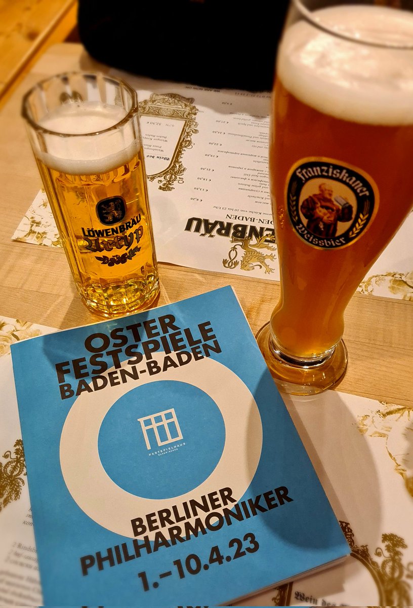 Opernjunkie's tweet photo. Vor der Weiterfahrt nach einer schwierigen #FrauOhneSchatten ein #PostOpernWeizen 🍻 https://t.co/rkdH14b04w