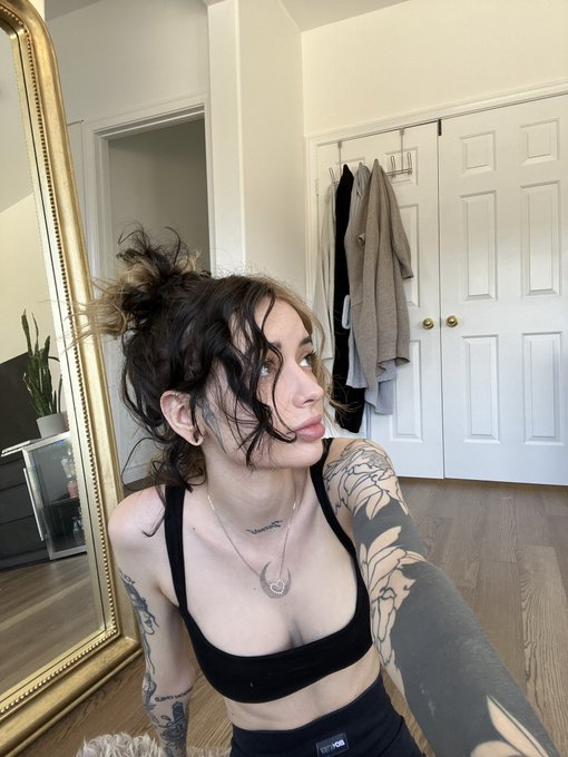 Beg mommy to post more https://t.co/TNlx3cnrJu<a href="/tag/mvsales"class="tags"><span>#mvsales</span></a>