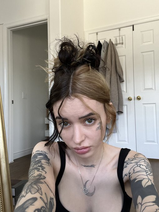 Beg mommy to post more https://t.co/TNlx3cnrJu<a href="/tag/mvsales"class="tags"><span>#mvsales</span></a>