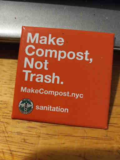 KewGardensCSA's tweet image. The Kew Gardens Food Scrap Drop-Off  will be OPEN this coming Sunday, April 9 from 8:30 to Noon. Bring us your scraps! #makecompostnottrash