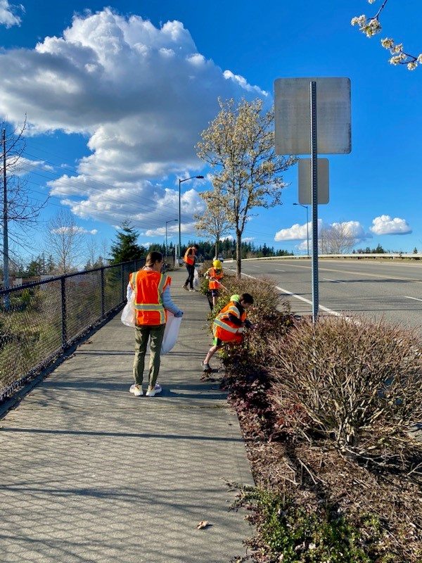 CovingtonWash's tweet photo. Yesterday, city staff conducted our Adopt-A-Street cleanup along Covington Way, collecting 13 bags of garbage, two shopping carts, & other items like a wood pallet, abandoned signs, etc. Interested in adopting a street? Visit https://t.co/OsXsrkP3XH.
#lovethecov #cleancovington https://t.co/FhUdhACjtm