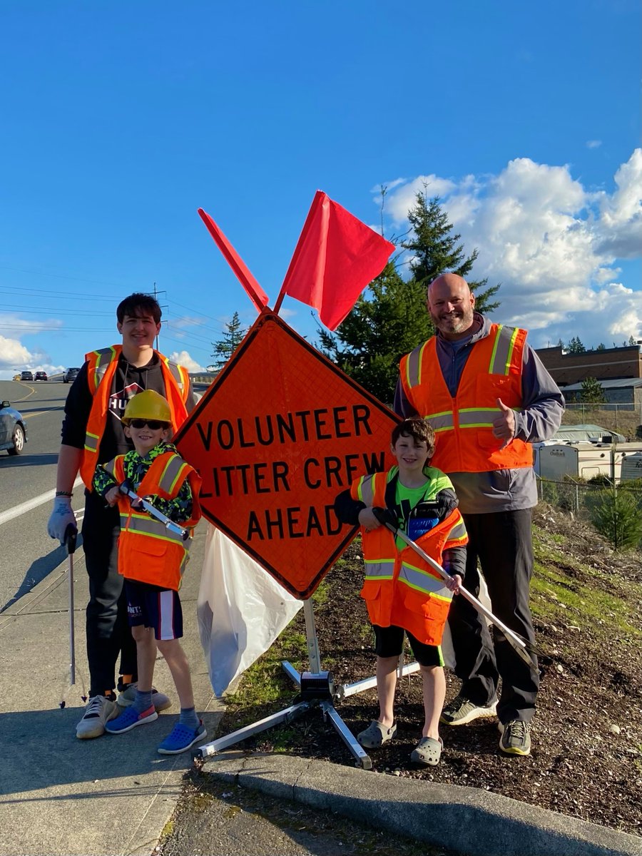 CovingtonWash's tweet photo. Yesterday, city staff conducted our Adopt-A-Street cleanup along Covington Way, collecting 13 bags of garbage, two shopping carts, & other items like a wood pallet, abandoned signs, etc. Interested in adopting a street? Visit https://t.co/OsXsrkP3XH.
#lovethecov #cleancovington https://t.co/FhUdhACjtm