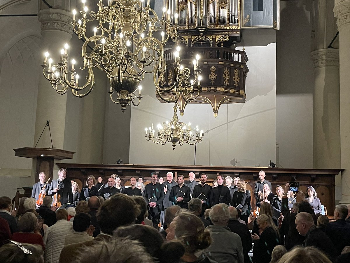 Prachtige Matthaus Passion in <a href="/Hooglandse/">Hooglandse Kerk</a> Kerk Leiden door Johannes Leertouwer en <a href="/PhilharmonieUt/">Nieuwe Philharmonie Utrecht</a>.