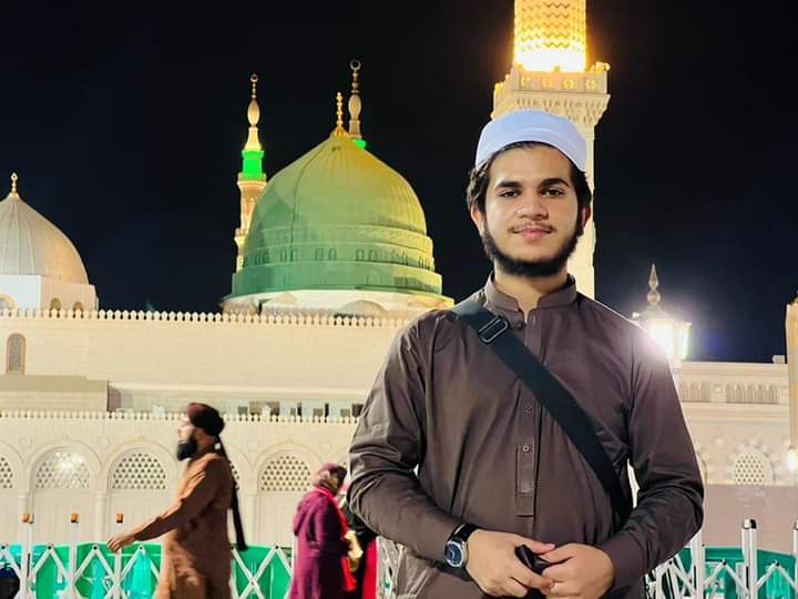 اَللّٰھُمَّ صَلِّ عَلٰی مُحَمَّدٍوَعَلٰی آلِ مُحَمَّدٍ کَماصَلَّيتَ عَلٰی اِبْراھِيمَ وَعَلٰی آلِ اِبْراھِيمَ اِنَّكَ حَمِيدُ مَّجِيدُُ
اَللَّھُمَّ بَارِك عَلٰی مُحَمَّدٍوَّعَلٰی آلِ مُحَمَّدٍ کَمَا بَارکتَ عَلٰی اِبراھِيمَ وَعَلٰی آلِ اِبراھيمَ اِنَّكَ حَمِيدُ مَّجِيدُ