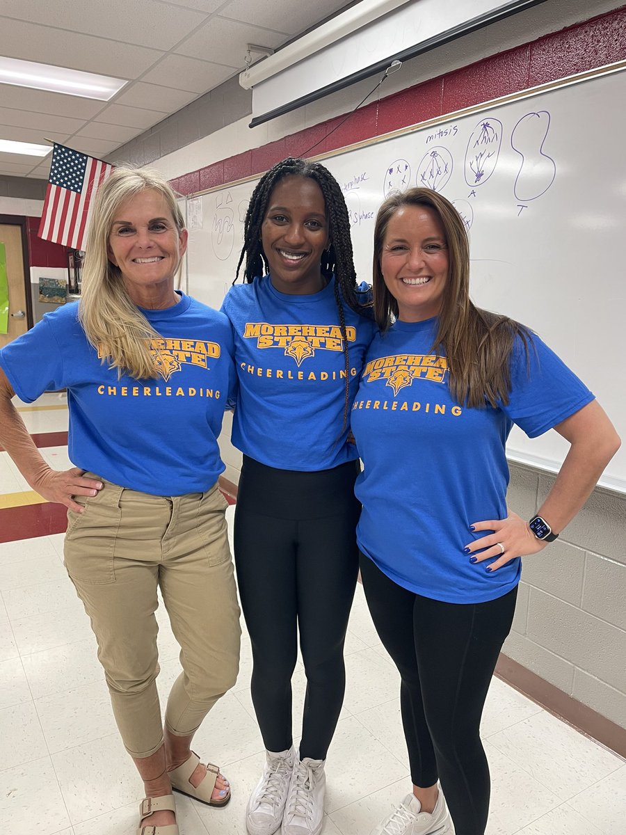 When <a href="/its_me_diora/">Diora</a> brings you shirts from her time at the *dynasty* you match 🫶🏼 <a href="/BooWyant/">Brooke Wyant</a> <a href="/daleyeahcheer/">ⓇⒾⓋⒺⓇⒹⒶⓁⒺ ⒸⒽⒺⒺⓇ</a> <a href="/MSUEaglesCheer/">MOREHEAD STATE CHEER</a>