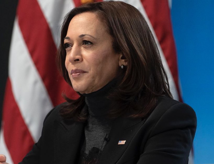 flywithkamala's tweet image. Due to @VP Kamala Harris’ work to address root causes of migration in Central America, about 4 million people have gained internet access and 1 million have joined the banking system. These results informed her work in Africa where she announced nearly $10 billion in total aide.