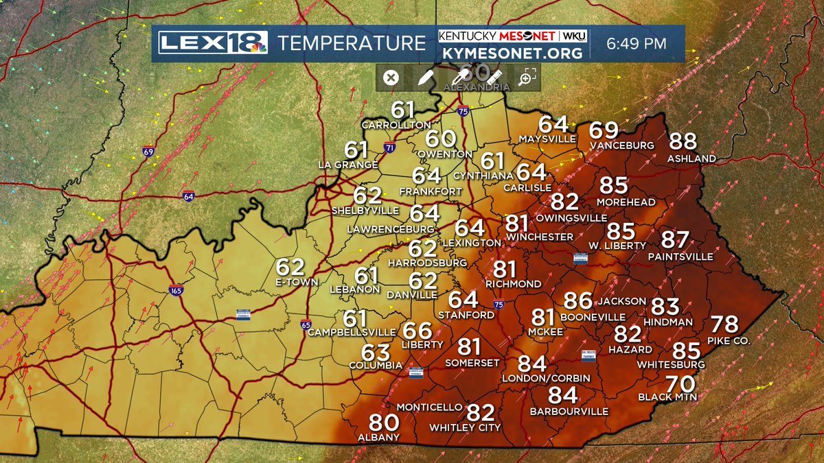 BillMeck's tweet photo. Strong and Severe storms continue moving through central Kentucky with damaging wind gusts, heavy rain and intense lightning. It's being fueled by the extreme heat of today and as the storms pass it's a 20 to 25 degree temperature drop. Stay Weather Aware
#lex18stormtracker https://t.co/xepUOewVVF