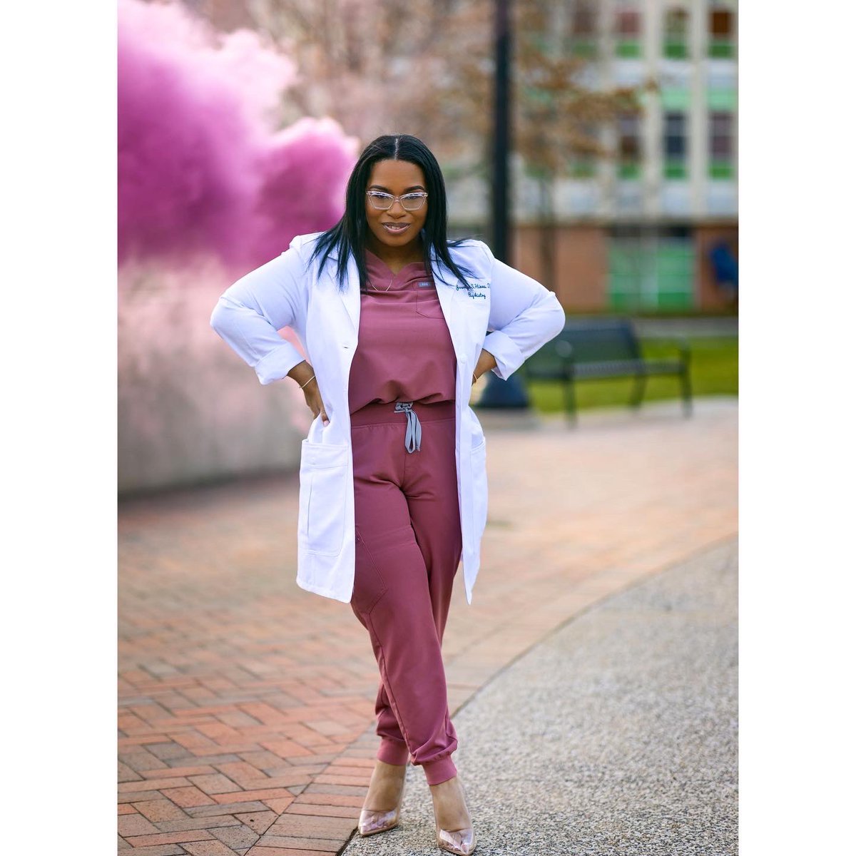 Officially done with medical school🥳Full circle. 27 years ago, I was born in an ambulance right outside of a hospital that didn’t have L&D. I attended medical school at that same hospital, in my backyard. What an honor to learn & train in my community.
#MedGrad #BlackGirlJoy ✨