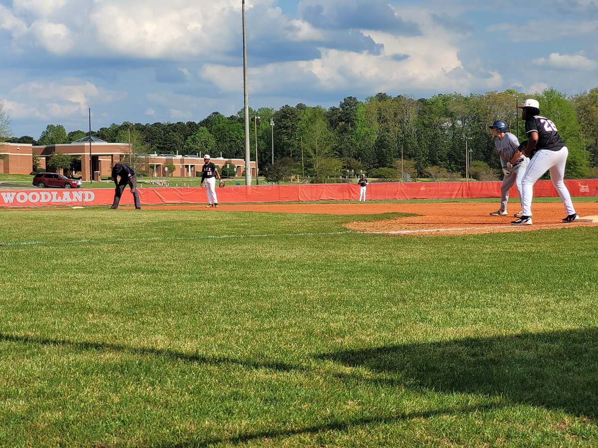 kjhistory078's tweet photo. Out here supporting our Varsity Wolfpack and enjoying this lovely spring weather. WHS vs. Mt. Vernon #springbreak23 https://t.co/3N9Q8Hy95i