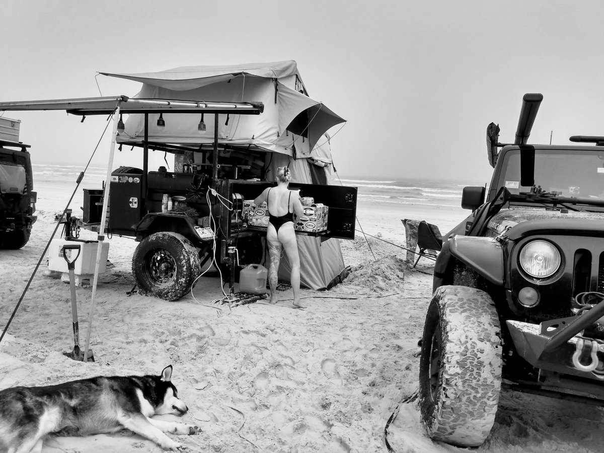 rmjeepchicks's tweet photo. #beach scenes #jeepgirl #smittybilt https://t.co/gcX1SiZs3k
