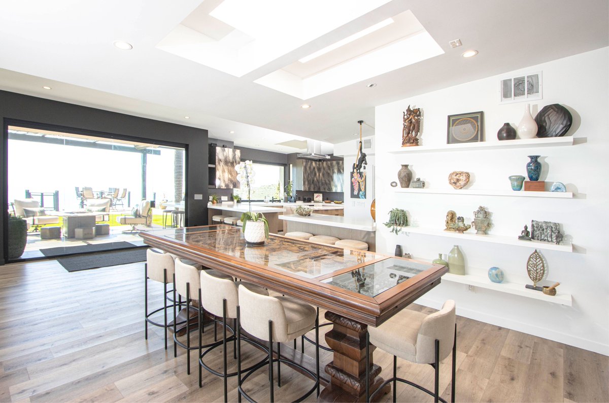 PictureComplete's tweet photo. There are three things that matter in property: location, location, location!
https://t.co/YcsumMqBbz #thecompletepicture #realestatephotography #realestatephotographer #beachlife https://t.co/JCuHZGFIP1