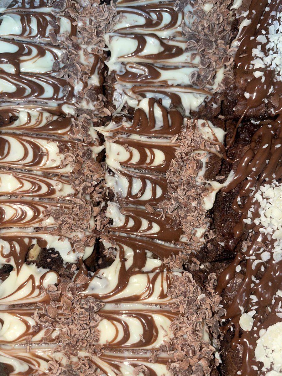 nemsbakes's tweet photo. Have you had your sweet fix yet? 😮‍💨 #nemsbakes #brownies https://t.co/8VSJtZl5P9
