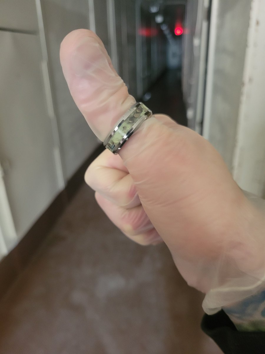 Back at it! Shop is open to the last quarter of the year! 

This beautiful peice of art has been shipped off! 🥰

Here's your sign to get a ring from me. 😘
aarongthompson.com/glowrings 

Ttys!