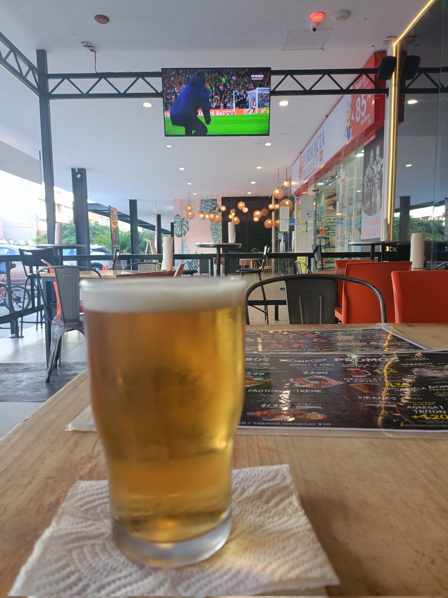 Pepillo_Mtz's tweet photo. En la previa en el #WingsFactory Playa del Carmen, vamos a ver cuantos Tigres vienen, espero no quedarme solo jajaja animooo #Tigres #Motagua #Concachampions https://t.co/38BaduBFYV