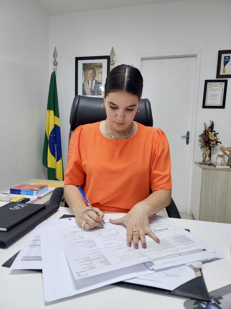 queiroz_raysa's tweet image. Completar um mês à frente do Instituto de Previdência do Estado (Iprev) é uma honra e um desafio que tenho encarado com muita dedicação e empenho.