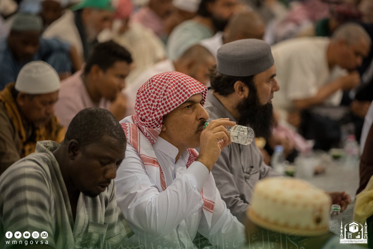 HaramainInfo's tweet image. Images from Masjid An Nabawi 

#Iftaar #Ramadan #Taraweeh