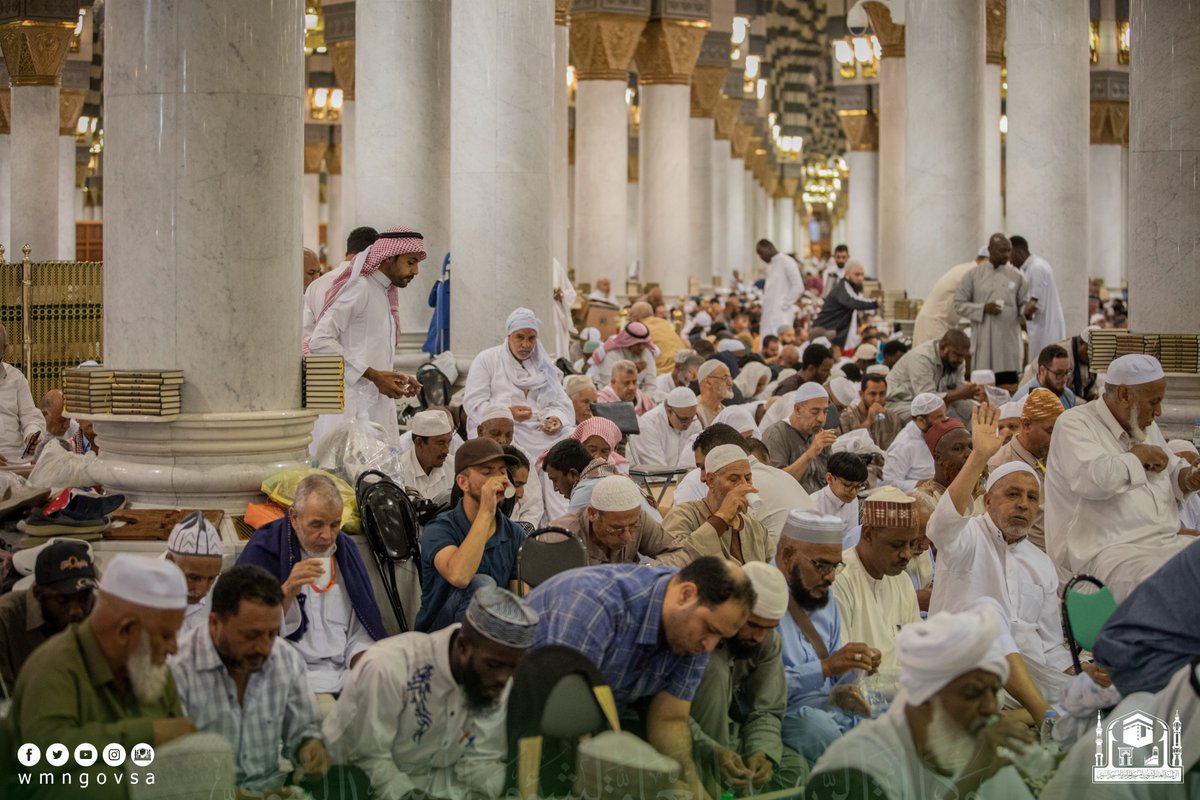 HaramainInfo's tweet image. Images from Masjid An Nabawi 

#Iftaar #Ramadan #Taraweeh