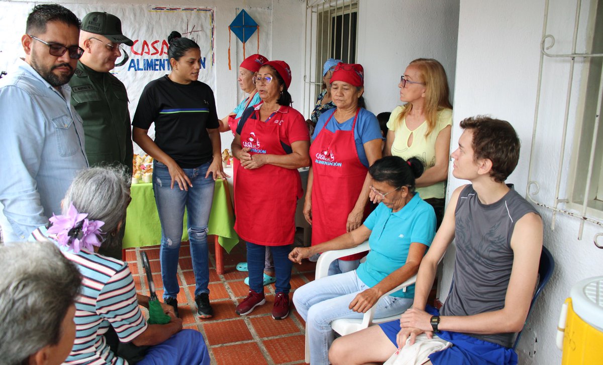 SoyPsuvBarinas's tweet photo. #Hoy Sistema de Misiones del estado #Barinas atendió a Misioner@s de las Casas de Alimentación, con una degustación de dulces y platos típicos, juegos tradicionales para nuestros niños y niñas y Conversatorios para nuestros Adultos mayores.

#PsuvBarinas 
#PuebloEnOraciónYPaz https://t.co/7cqQ3Lhp6x