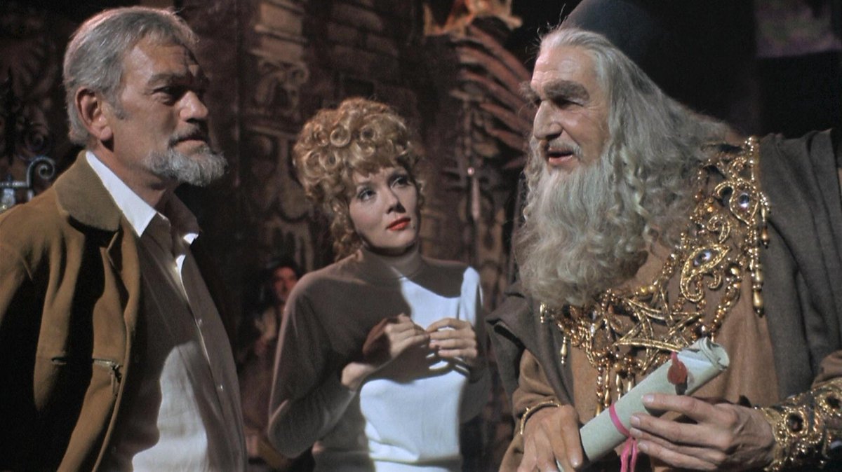 Happy 50th Anniversary #TheatreOfBlood. A 1973 horror comedy featuring the brilliant #VincentPrice &amp; ever versatile #DianaRigg. Fans of #TheAvengers will spot not only #MrsPeel but #DrKeel aka actor #IanHendry, the first Avenger. A #WhatIf moment, had Hendry stayed with the show.
