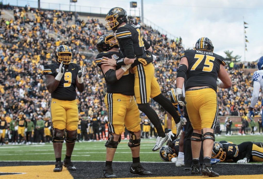 AFTER A GREAT CONVERSATION WITH <a href="/CoachJonesB/">Brandon Jones</a> IM BLESSED TO SAY THAT I HAVE RECEIVED AN OFFER FROM THE UNIVERSITY OF MISSOURI!!🐯<a href="/chastain_kelly/">Kelly Chastain</a> <a href="/CoachEdwards10/">Jeremy Edwards</a> <a href="/MaureyBland6/">Maurey Bland Jr.</a> <a href="/BearDownHOCO/">HOCO FOOTBALL</a> <a href="/HocoRecruits/">HOCO Football Recruits</a> <a href="/RecruitGeorgia/">Recruit Georgia</a> <a href="/ChadSimmons_/">ChadSimmons</a> @RivalsJohnson @Mansell247 <a href="/JeremyO_Johnson/">Jeremy Johnson</a>