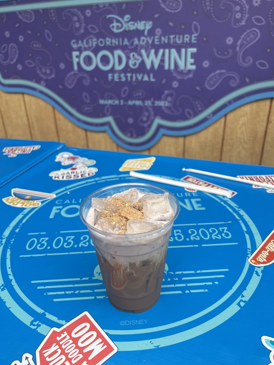 In need of an afternoon pick me up?? This Blueberry Pancake Cold brew  is AMAZING! It's one of the many items featured at the 2023 Disney California Adventure Food & Wine Festival! Head over to https://t.co/5vkbOMNDYt & register to win a 4-pack of Tickets to @Disneyland https://t.co/wF5s5JXCAu