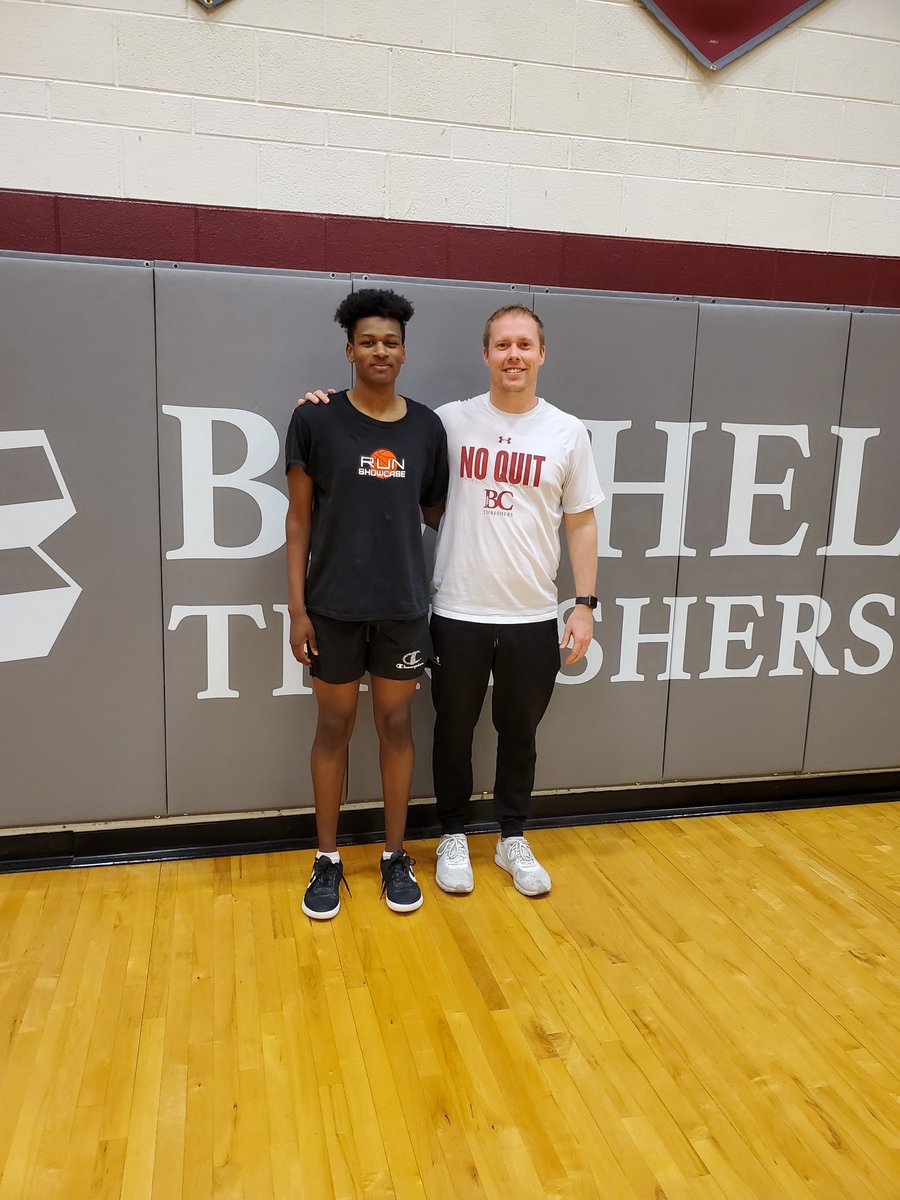 itsmalachi14's tweet photo. BLESSED to receive my first offer to play college basketball at Bethel College. Thank you Coach @jaysonartaz and @ericsreid11 for the opportunity @threshersmbb https://t.co/EhVJqO6LFU