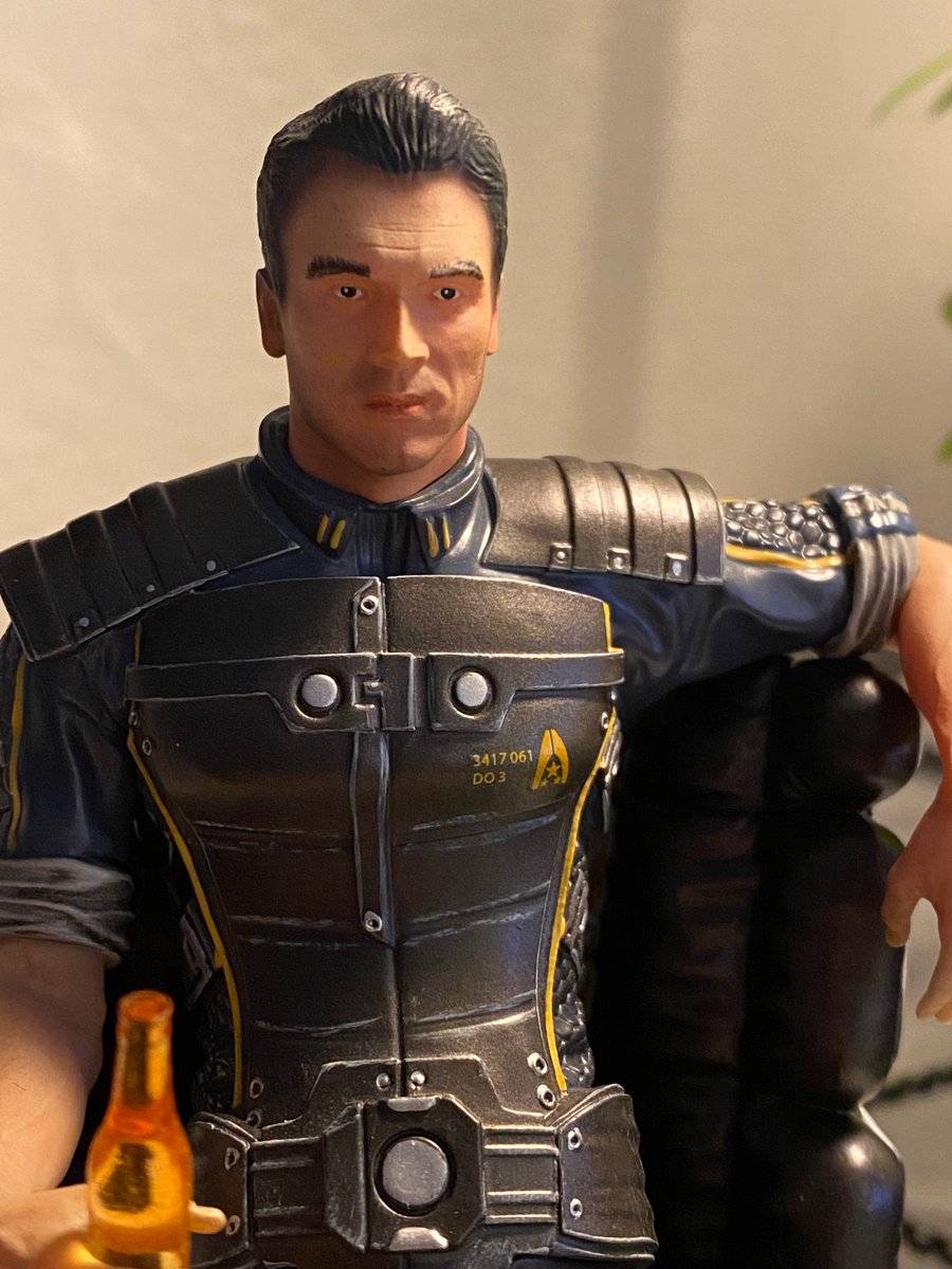 On today's episode we crack open a cold one with the boy (after cracking open the boy) share.transistor.fm/s/29c77aaa