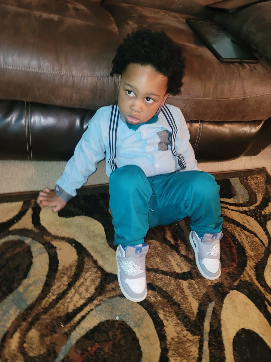 Kpelzer34's tweet photo. Kristopher Spring Picture Day ❤️ 💙 https://t.co/xf1XCkx4nT