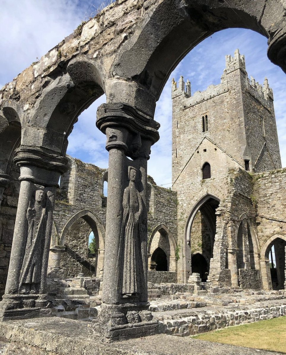 Stairnahireann's tweet photo. 📍Jerpoint Abbey, Co Kilkenny 📸  @prettyfly4xxy https://t.co/XvnJAlzuMz