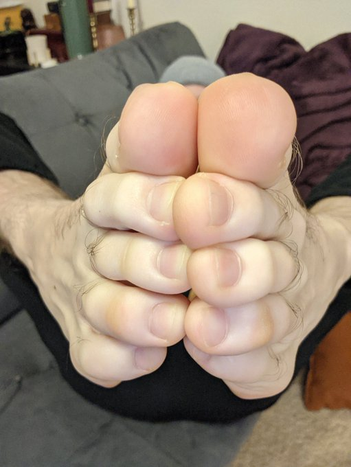FeetFriendApp's tweet photo. Download our APP FeetFriend

🦶 For Android ➡️ https://t.co/NegsJ7m6f2

🦶 For IPhone ➡️ https://t.co/iUPAsBy6Da

Amazing toes of @masterlukexxxx https://t.co/TY920jiClA