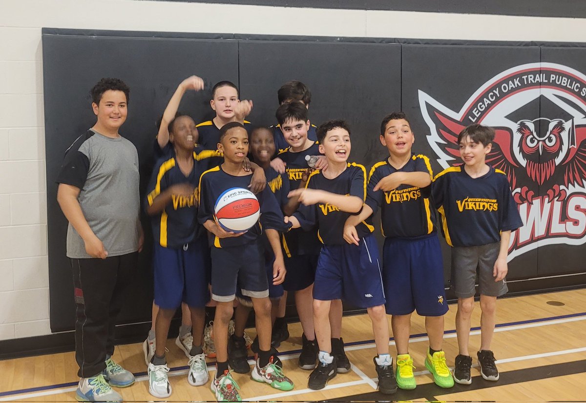 45SQueenVic's tweet photo. What a great tournament at Legacy Oak Trail! Congrats to Earon who won 3rd place for us and was chosen as QV's MVP! @QVPSVikings @mstoddQVgrade3 @QVGrade78 https://t.co/fkdO8EUvWz