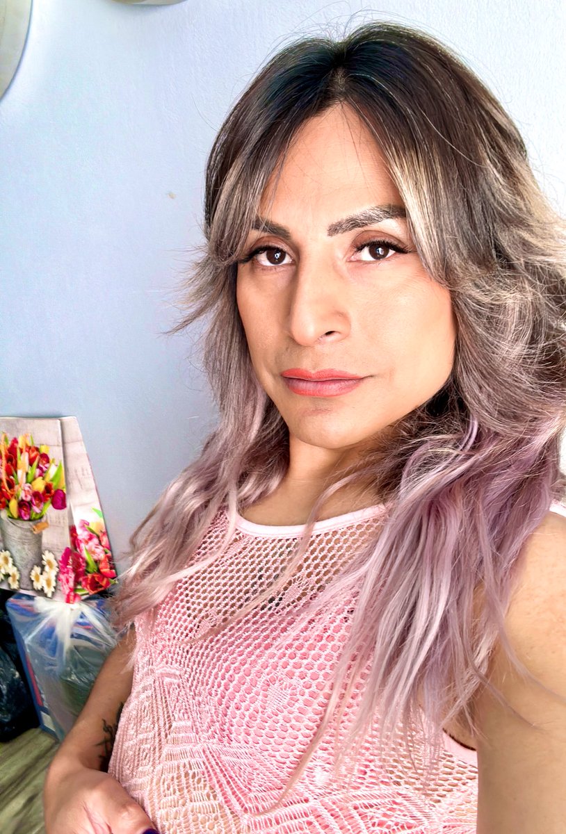 lob_ksandra's tweet photo. El sol está insoportable 💜💜💜!!! https://t.co/eSMX5NcPBz