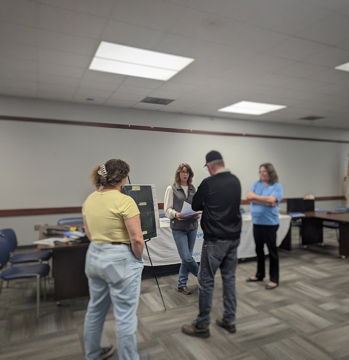 TEnergyPartners's tweet photo. We had a fantastic turnout at the River Maple Solar II &amp; III Open House today at the Community Center in Rochester, IL. Thank you to all the community members who came out &amp; chatted with us! https://t.co/wSpVnjtSlc