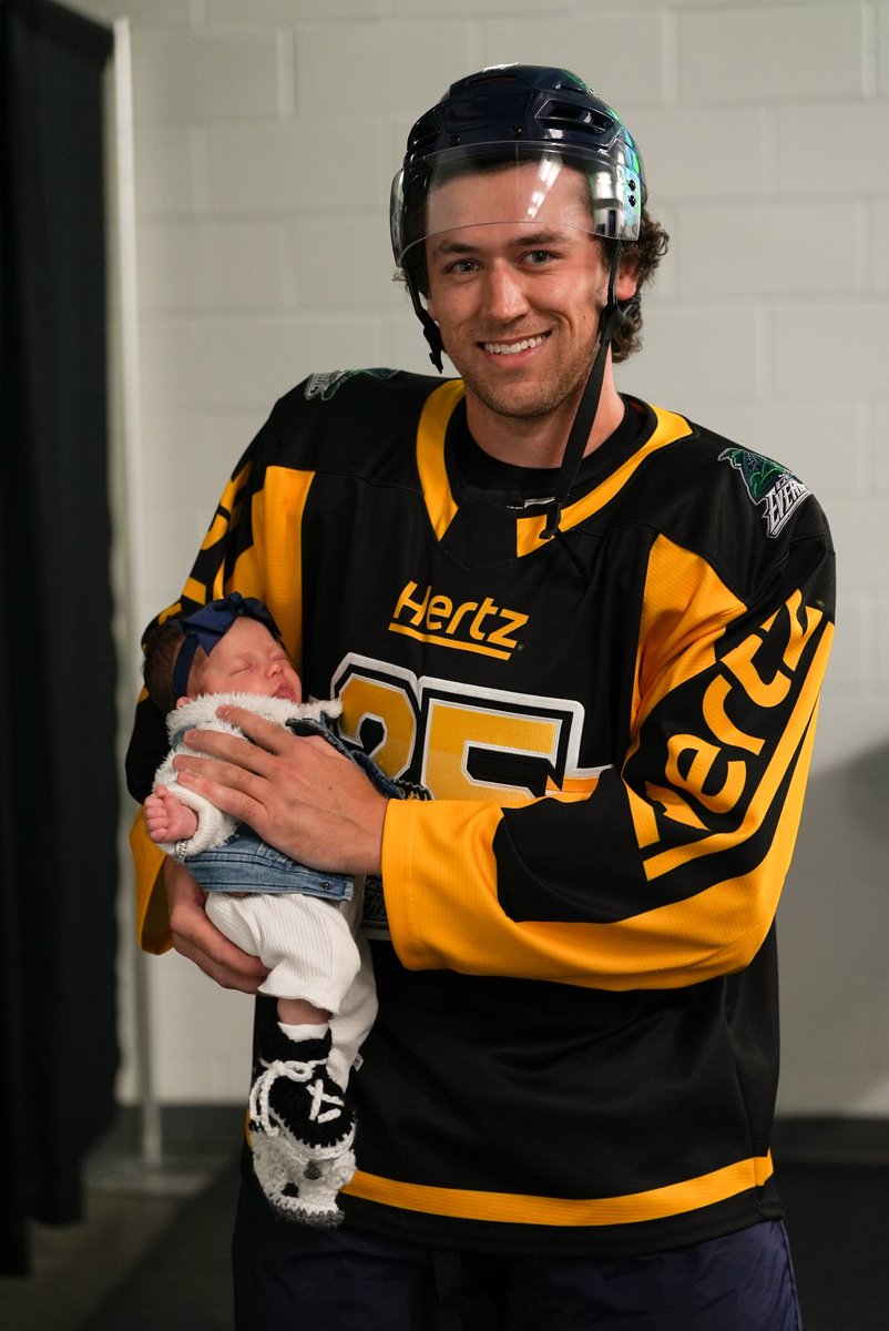 melting over the mini skates🥹