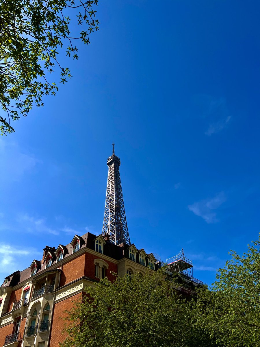 Flo_C14's tweet photo. Il est tard personne verra mais j’ai fais quelques photos de la Tour Eiffel aujourd’hui 👉👈 https://t.co/cMftgzk4FC