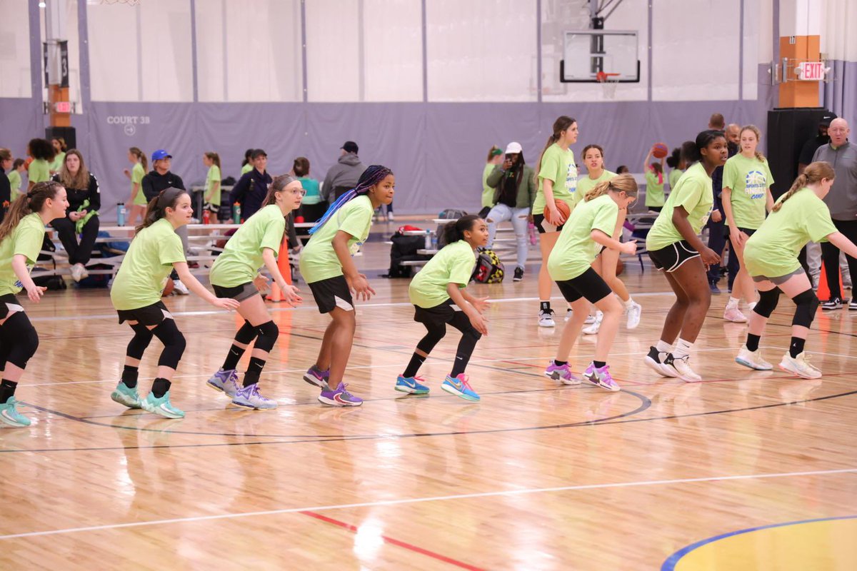 SCA_OH's tweet photo. 🟢🔵𝗜𝗿𝗼𝗻 𝗦𝗵𝗮𝗿𝗽𝗲𝗻𝘀 𝗜𝗿𝗼𝗻🔵🟢
SCA Camp was a huge success! It was great to have rising talent, current players, alumni and coaches in the gym! #SCAFam #TheCollective #Sisterhood #BasketballCamp https://t.co/mteChNyVxS