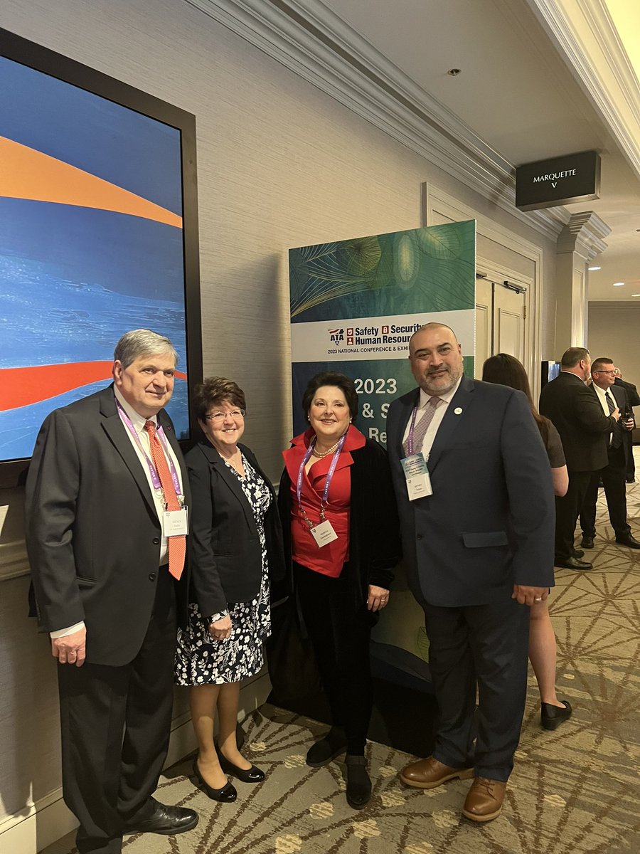 TRUCKINGdotORG's tweet photo. We’re recognizing the best of the best at the #SSHR23 Reception and Banquet, sponsored by @tenstreet 🏆🚛 https://t.co/moSwg7YxxG
