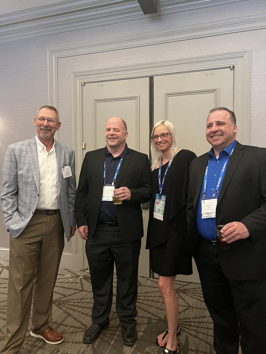 TRUCKINGdotORG's tweet photo. We’re recognizing the best of the best at the #SSHR23 Reception and Banquet, sponsored by @tenstreet 🏆🚛 https://t.co/moSwg7YxxG