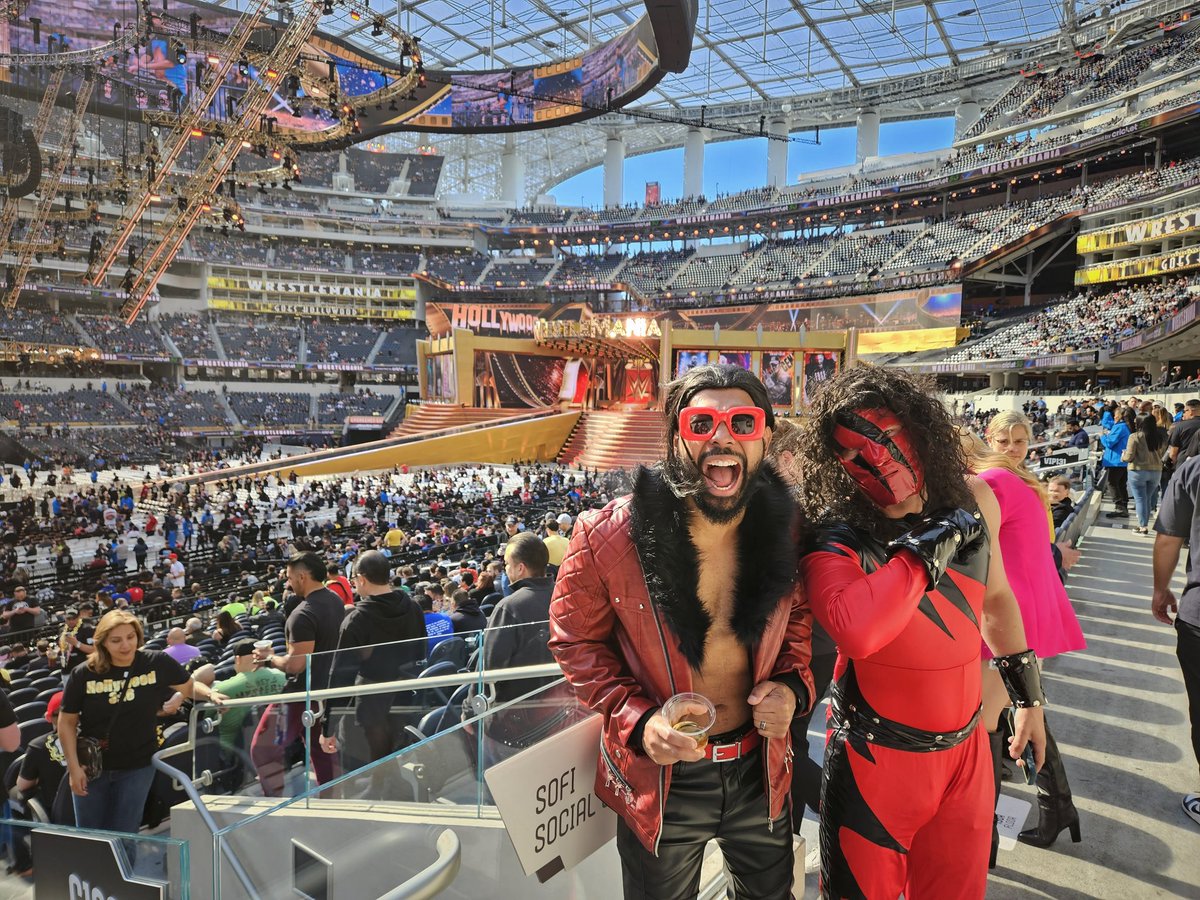 Wrestlemania 39 night 1 my Seth Rollins cosplay and Kane #SethRollins #WrestleMania #Endeavor #wwe