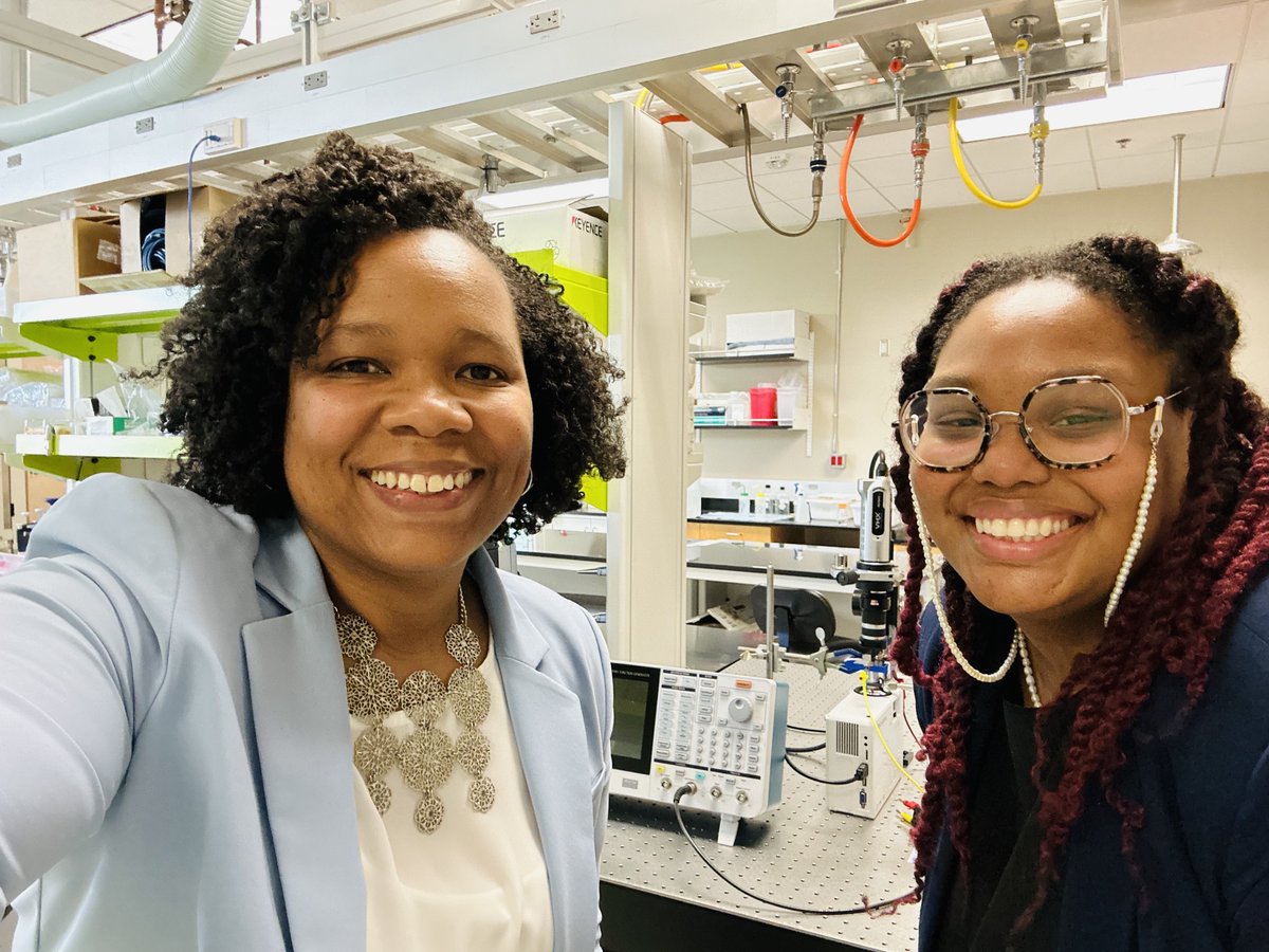 Today is a good day. We just wrapped up filming for a JOVE publication. I am super proud of Kiara’s hard work, she has been examining the heterogeneity of mesenchymal stem cells with virtual electrodes.
#BlackinSTEM #BlackGirlMagic