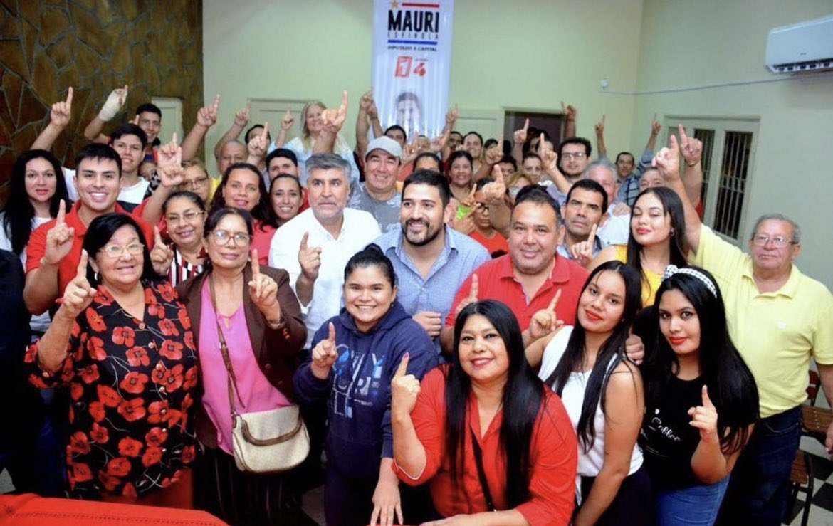 Reunión dirigencial con la poderosa secc número 3 gracias a su pte <a href="/ingduartedure/">Ing. Juan Carlos Duarte</a> y a nuestra eterna madre Guazu Mami Roa <a href="/SantiPenap/">Santiago Peña</a>